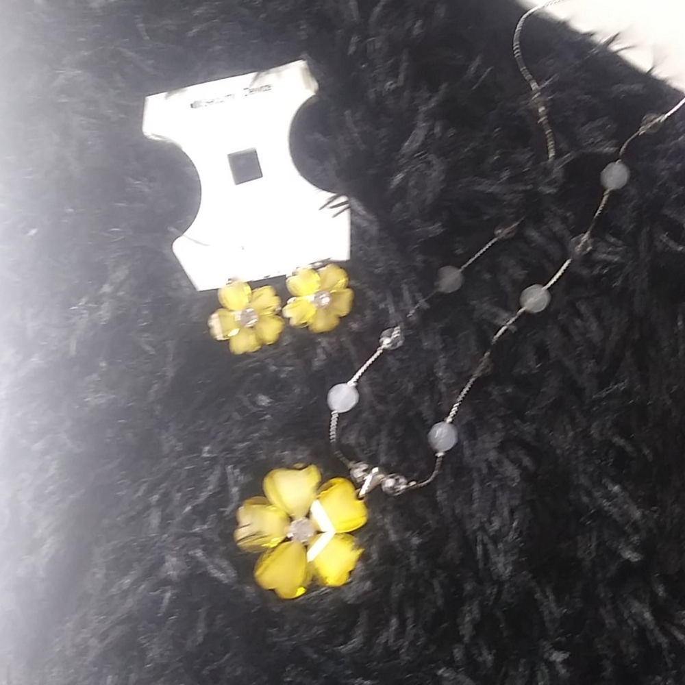 Yellow and Diamond accent flower earrings and neck